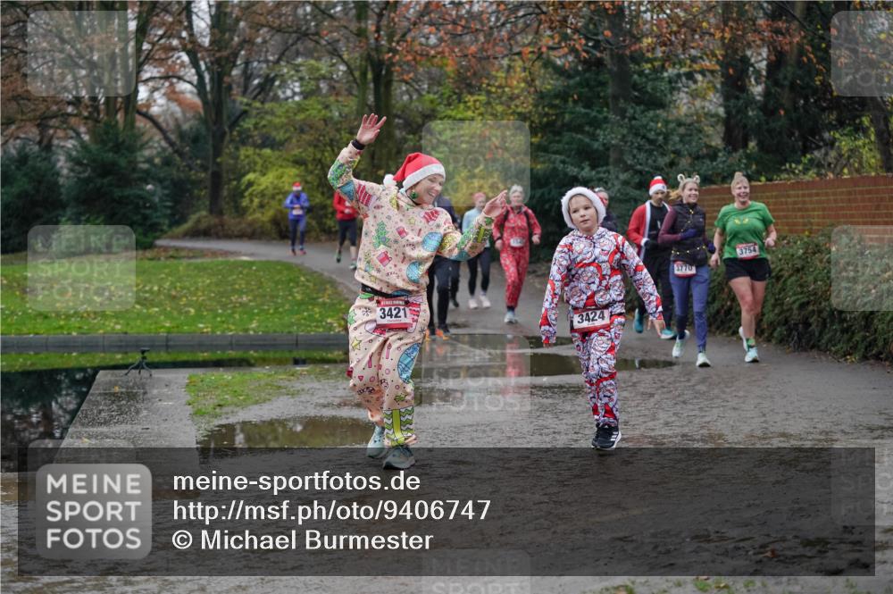 07.12.2025 - St. Pauli X-Mass-Run No. 15 Michael Burmester http://msf.ph/oto/9406747 07.12.2025 11:23:19 Laufen 3421, 3424, 3770, 3754 meine-sportfotos.de