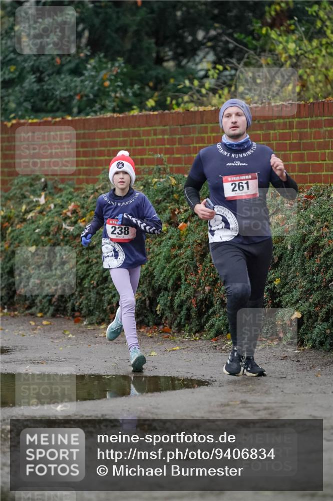 07.12.2025 - St. Pauli X-Mass-Run No. 15 Michael Burmester http://msf.ph/oto/9406834 07.12.2025 09:39:39 Laufen 238, 261 meine-sportfotos.de