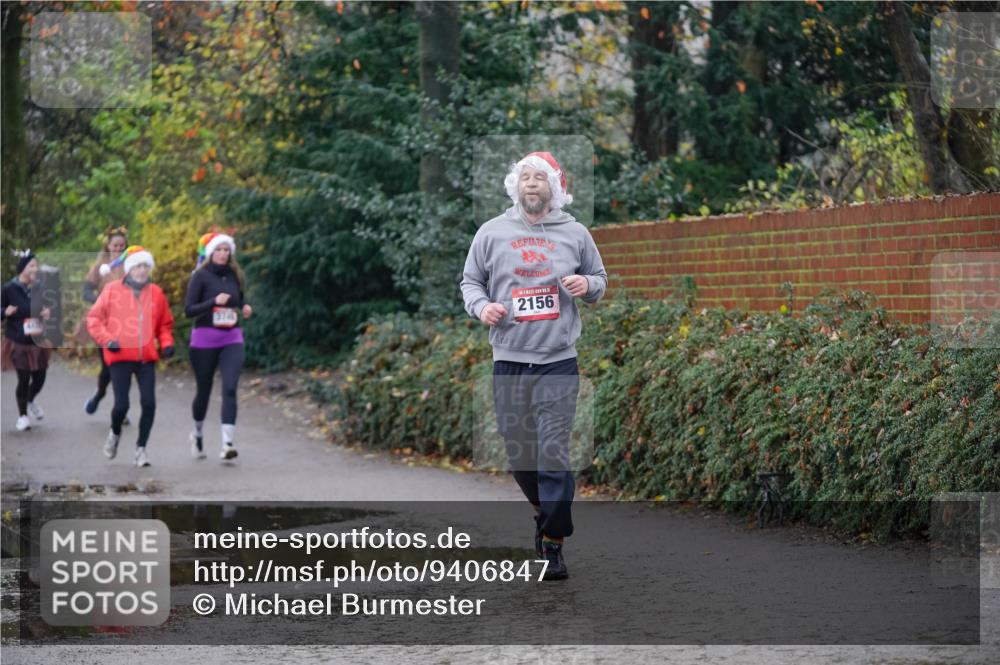07.12.2025 - St. Pauli X-Mass-Run No. 15 Michael Burmester http://msf.ph/oto/9406847 07.12.2025 11:23:38 Laufen 3745, 2156 meine-sportfotos.de