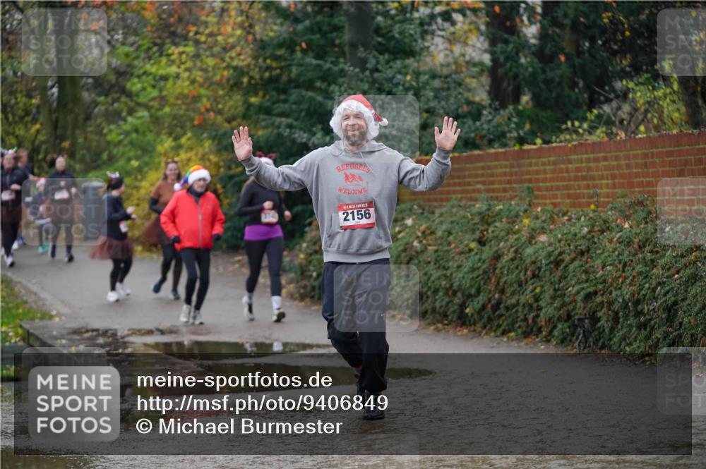 07.12.2025 - St. Pauli X-Mass-Run No. 15 Michael Burmester http://msf.ph/oto/9406849 07.12.2025 11:23:39 Laufen 2156 meine-sportfotos.de