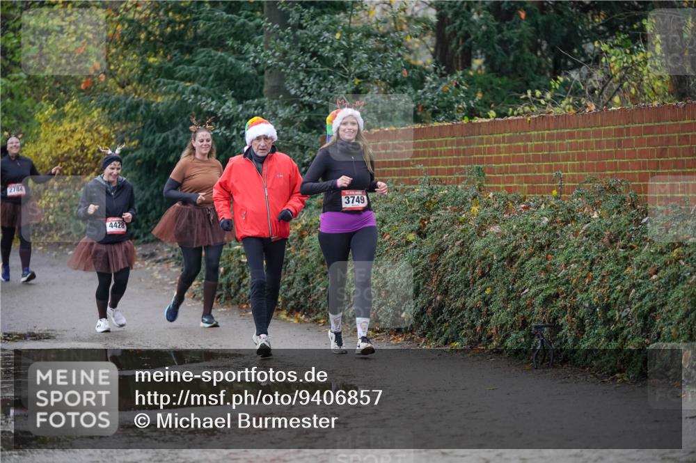 07.12.2025 - St. Pauli X-Mass-Run No. 15 Michael Burmester http://msf.ph/oto/9406857 07.12.2025 11:23:41 Laufen 2784, 3749, 4428 meine-sportfotos.de