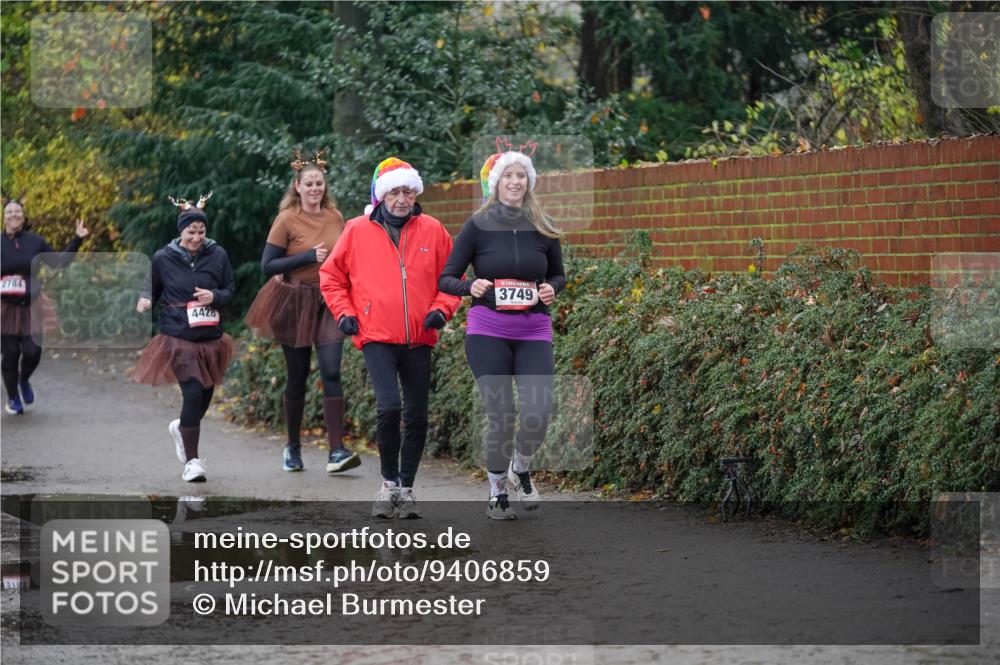 07.12.2025 - St. Pauli X-Mass-Run No. 15 Michael Burmester http://msf.ph/oto/9406859 07.12.2025 11:23:42 Laufen 3749, 4428 meine-sportfotos.de