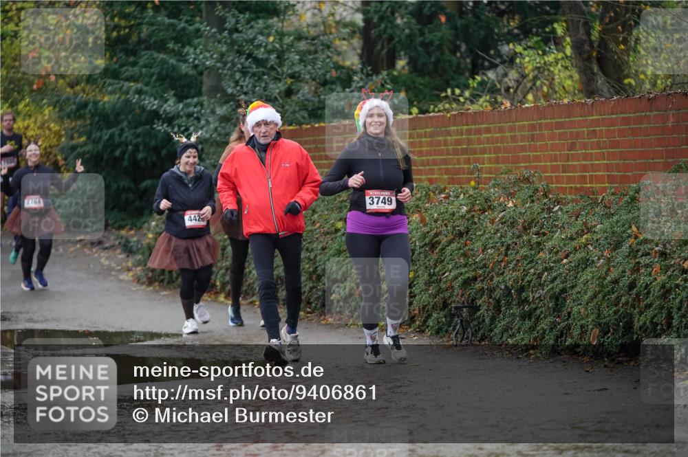 07.12.2025 - St. Pauli X-Mass-Run No. 15 Michael Burmester http://msf.ph/oto/9406861 07.12.2025 11:23:43 Laufen 2784, 3749, 442 meine-sportfotos.de