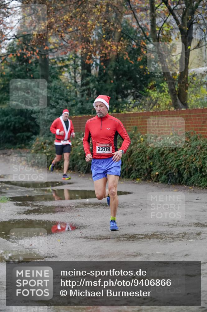 07.12.2025 - St. Pauli X-Mass-Run No. 15 Michael Burmester http://msf.ph/oto/9406866 07.12.2025 09:39:48 Laufen 15, 2209 meine-sportfotos.de