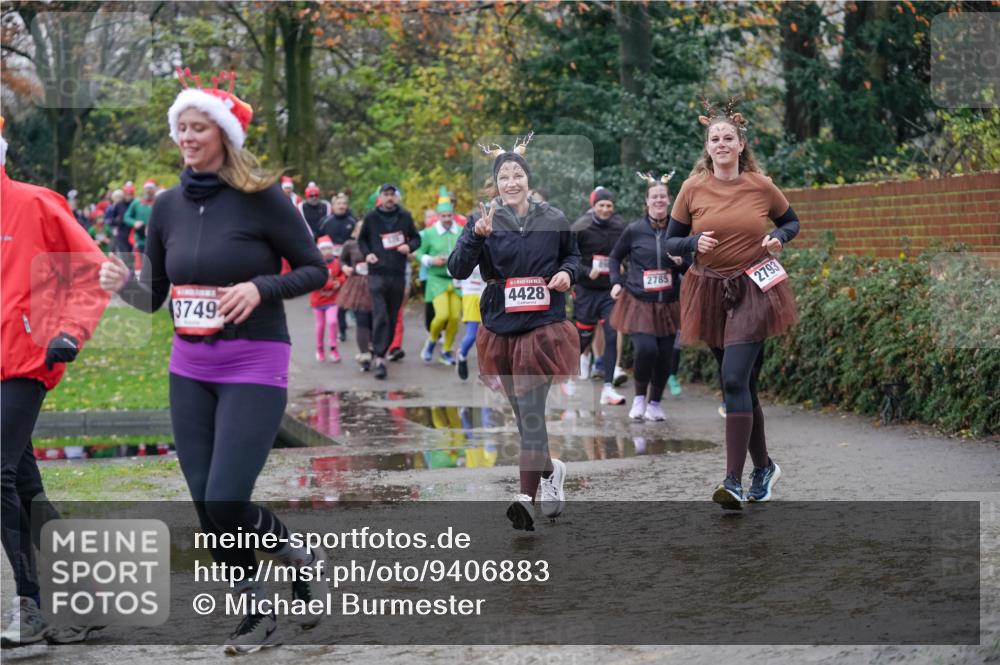 07.12.2025 - St. Pauli X-Mass-Run No. 15 Michael Burmester http://msf.ph/oto/9406883 07.12.2025 11:23:47 Laufen 2785, 3749, 4428, 2793 meine-sportfotos.de