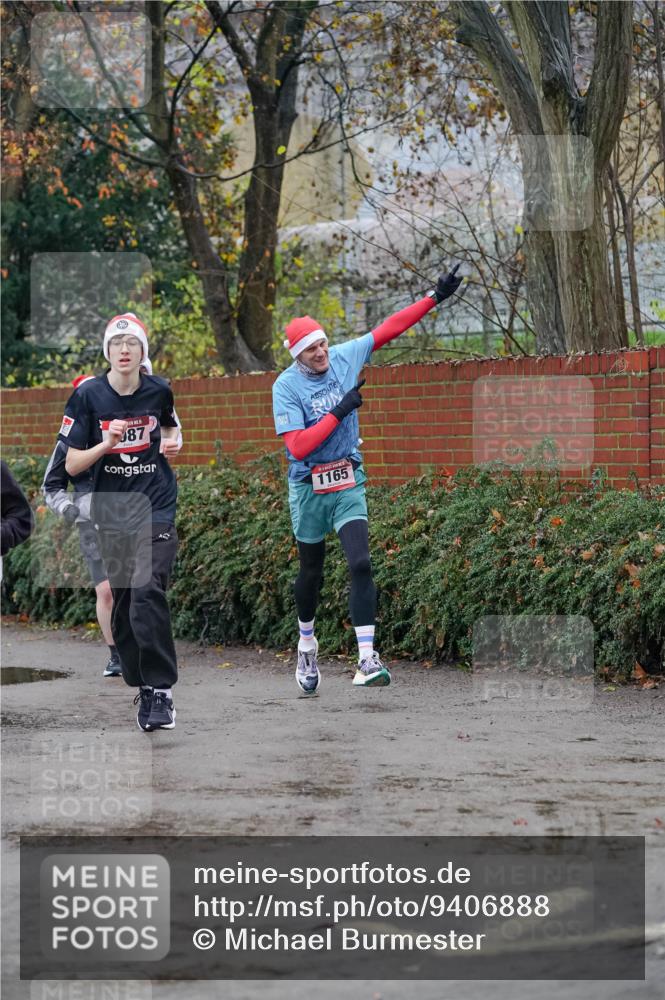 07.12.2025 - St. Pauli X-Mass-Run No. 15 Michael Burmester http://msf.ph/oto/9406888 07.12.2025 09:39:54 Laufen 87, 1165 meine-sportfotos.de