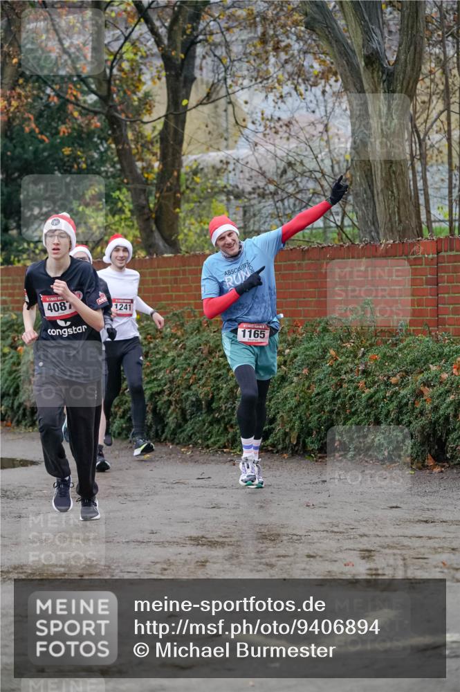 07.12.2025 - St. Pauli X-Mass-Run No. 15 Michael Burmester http://msf.ph/oto/9406894 07.12.2025 09:39:54 Laufen 4087, 1241, 1165 meine-sportfotos.de