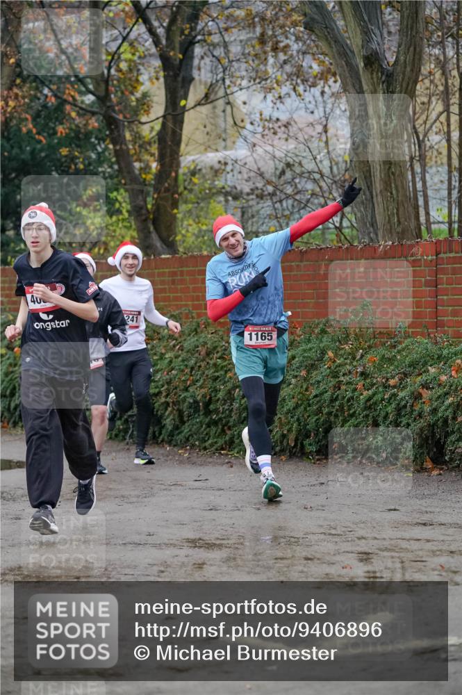07.12.2025 - St. Pauli X-Mass-Run No. 15 Michael Burmester http://msf.ph/oto/9406896 07.12.2025 09:39:55 Laufen 40, 241, 5, 1165 meine-sportfotos.de