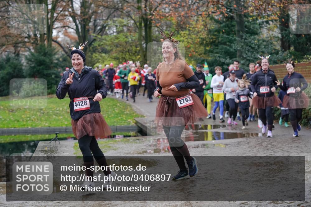 07.12.2025 - St. Pauli X-Mass-Run No. 15 Michael Burmester http://msf.ph/oto/9406897 07.12.2025 11:23:48 Laufen 15, 4428, 2793, 2785, 84 meine-sportfotos.de