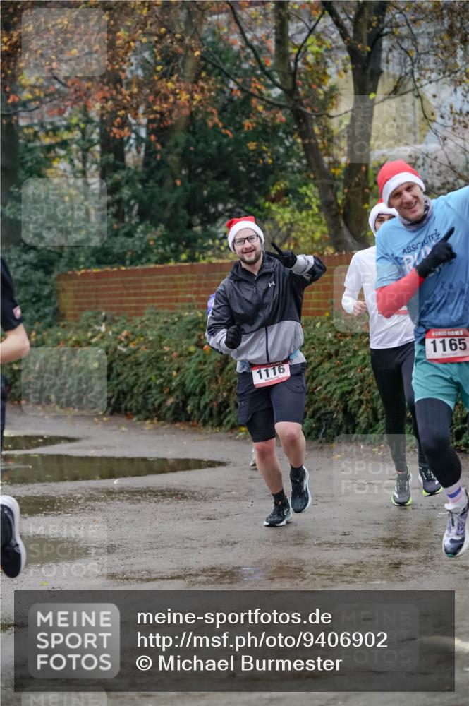 07.12.2025 - St. Pauli X-Mass-Run No. 15 Michael Burmester http://msf.ph/oto/9406902 07.12.2025 09:39:56 Laufen 1116, 1165 meine-sportfotos.de