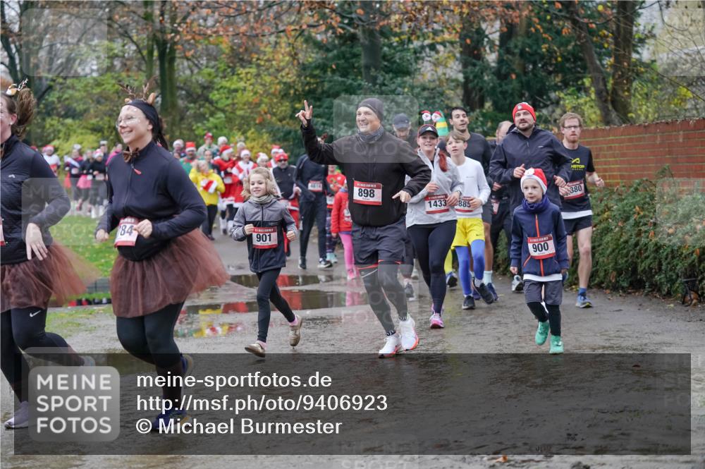 07.12.2025 - St. Pauli X-Mass-Run No. 15 Michael Burmester http://msf.ph/oto/9406923 07.12.2025 11:23:52 Laufen 84, 901, 4614, 898, 1433, 885, 900, 380 meine-sportfotos.de