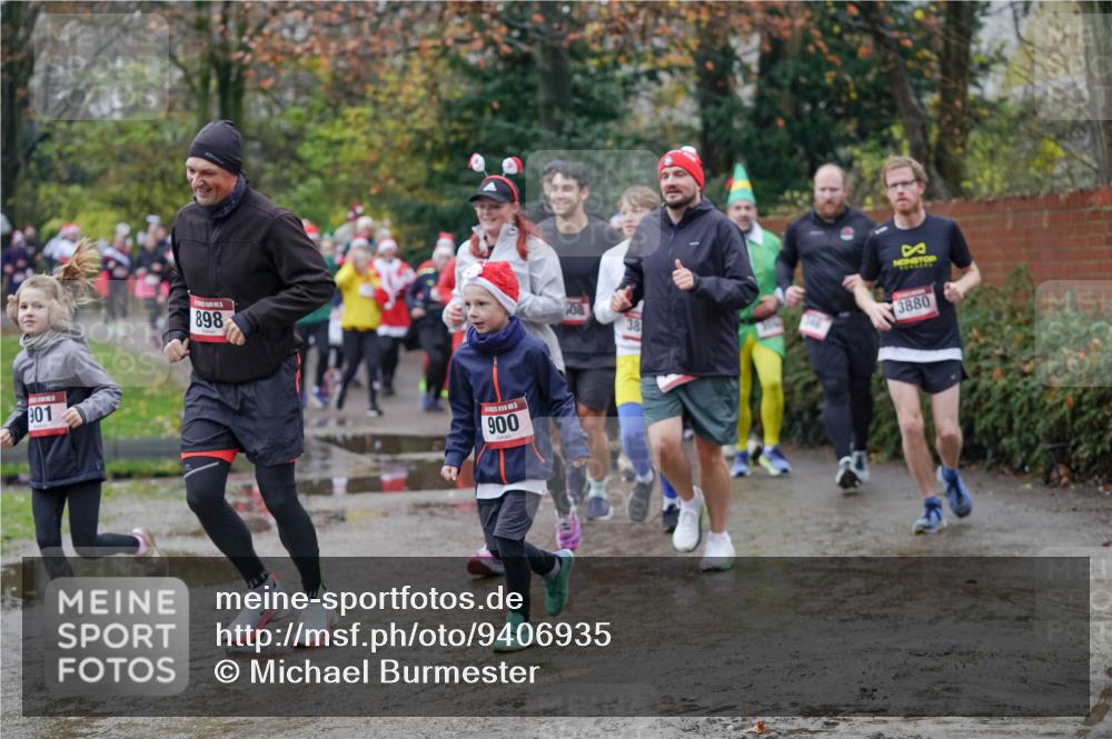 07.12.2025 - St. Pauli X-Mass-Run No. 15 Michael Burmester http://msf.ph/oto/9406935 07.12.2025 11:23:53 Laufen 901, 898, 900, 08, 38, 3880 meine-sportfotos.de