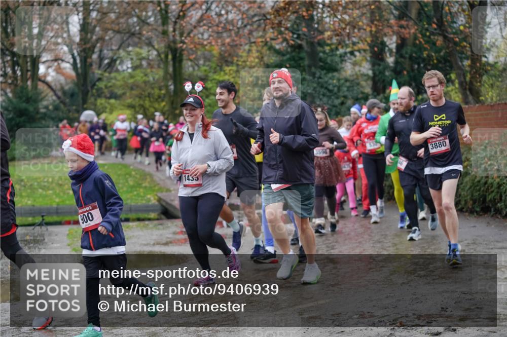 07.12.2025 - St. Pauli X-Mass-Run No. 15 Michael Burmester http://msf.ph/oto/9406939 07.12.2025 11:23:54 Laufen 1435, 900, 3596, 3880 meine-sportfotos.de