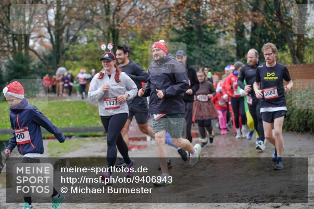07.12.2025 - St. Pauli X-Mass-Run No. 15 Michael Burmester http://msf.ph/oto/9406943 07.12.2025 11:23:54 Laufen 15, 00, 1433, 3880 meine-sportfotos.de