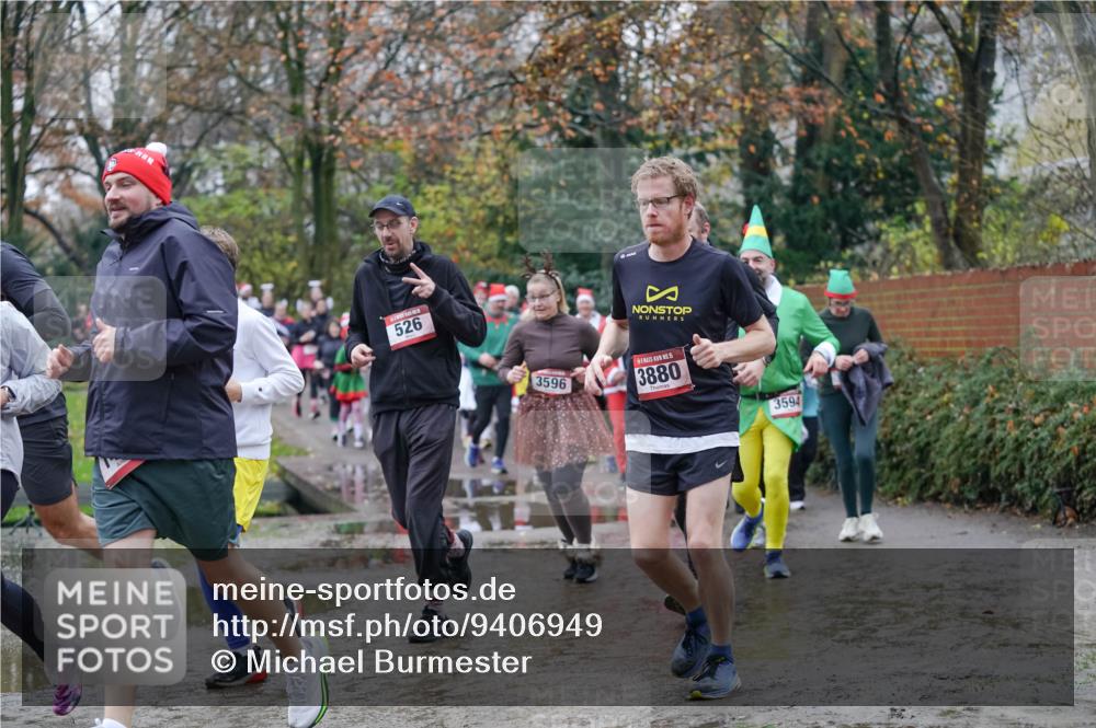 07.12.2025 - St. Pauli X-Mass-Run No. 15 Michael Burmester http://msf.ph/oto/9406949 07.12.2025 11:23:54 Laufen 526, 3596, 15, 3880, 3594 meine-sportfotos.de