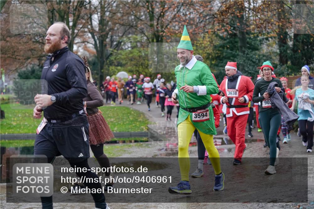 07.12.2025 - St. Pauli X-Mass-Run No. 15 Michael Burmester http://msf.ph/oto/9406961 07.12.2025 11:23:56 Laufen 9, 238, 10, 3594, 3638, 903 meine-sportfotos.de