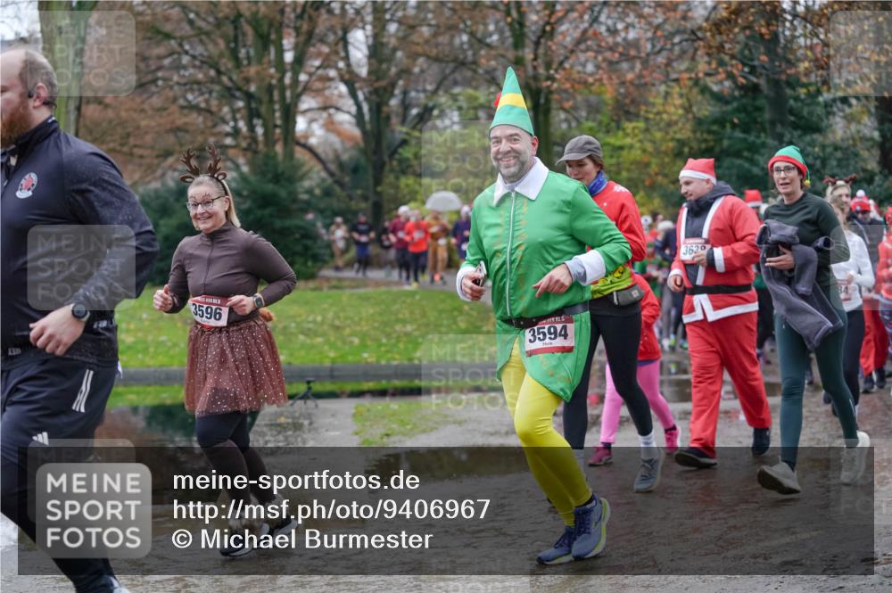 07.12.2025 - St. Pauli X-Mass-Run No. 15 Michael Burmester http://msf.ph/oto/9406967 07.12.2025 11:23:57 Laufen 3596, 3594, 3620, 84 meine-sportfotos.de