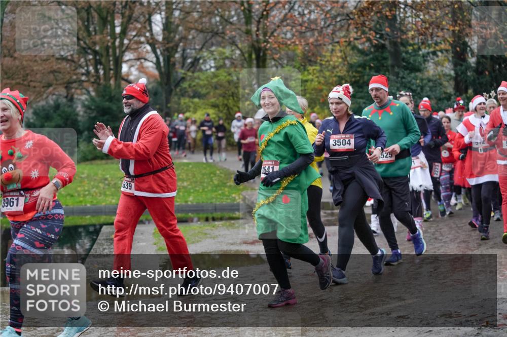 07.12.2025 - St. Pauli X-Mass-Run No. 15 Michael Burmester http://msf.ph/oto/9407007 07.12.2025 11:24:01 Laufen 3961, 639, 000000, 3641, 3504, 525, 572 meine-sportfotos.de