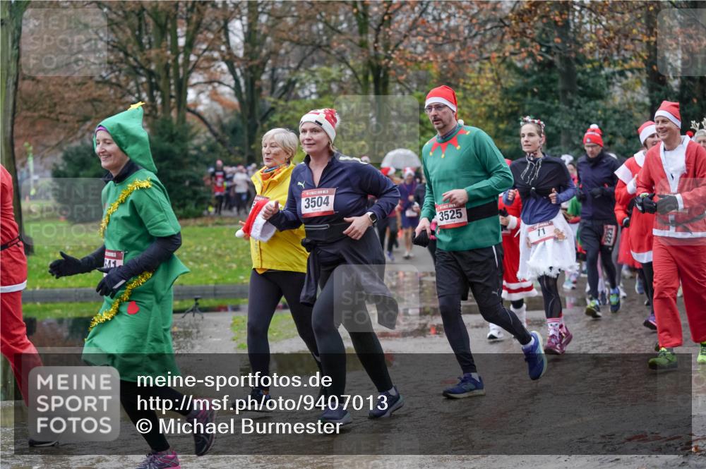 07.12.2025 - St. Pauli X-Mass-Run No. 15 Michael Burmester http://msf.ph/oto/9407013 07.12.2025 11:24:02 Laufen 5, 3504, 3525, 71, 2223 meine-sportfotos.de