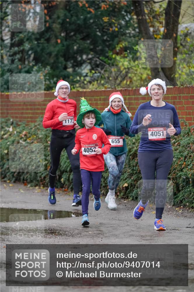 07.12.2025 - St. Pauli X-Mass-Run No. 15 Michael Burmester http://msf.ph/oto/9407014 07.12.2025 09:40:36 Laufen 1173, 15, 4052, 655, 15, 4051 meine-sportfotos.de