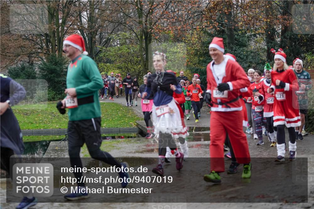 07.12.2025 - St. Pauli X-Mass-Run No. 15 Michael Burmester http://msf.ph/oto/9407019 07.12.2025 11:24:02 Laufen 2451, 243, 640, 353, 2586, 589, 999, 2221, 2347, 3960 meine-sportfotos.de