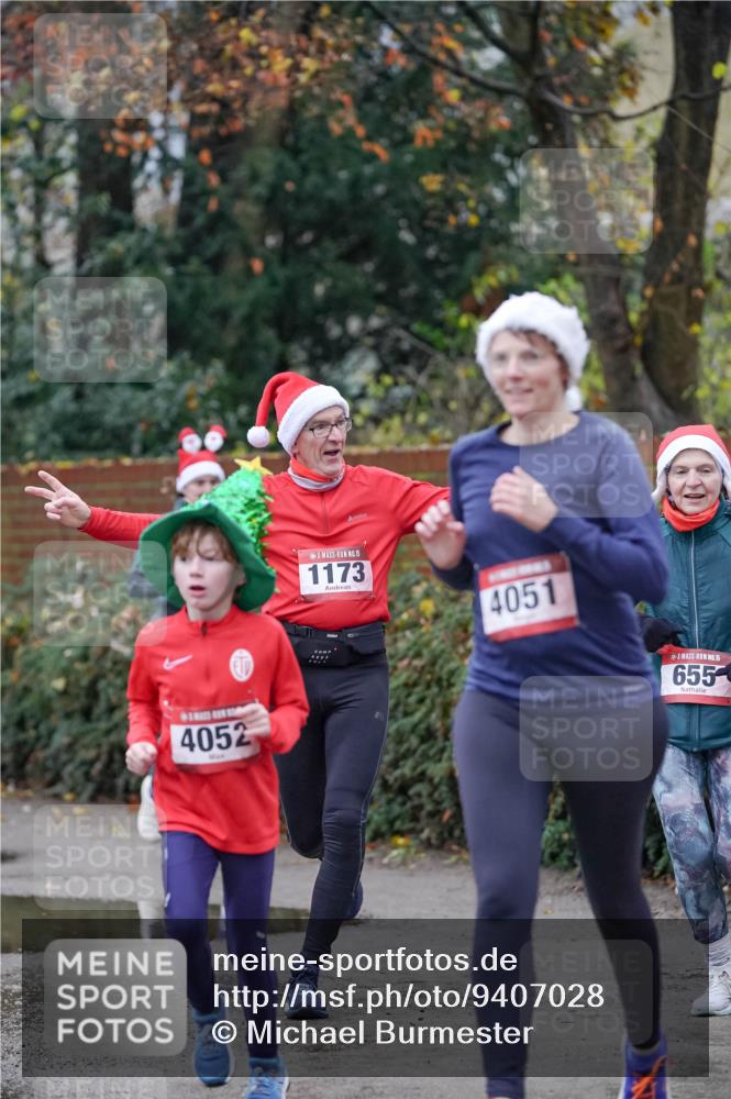 07.12.2025 - St. Pauli X-Mass-Run No. 15 Michael Burmester http://msf.ph/oto/9407028 07.12.2025 09:40:38 Laufen 4052, 15, 1173, 4051, 15, 655 meine-sportfotos.de