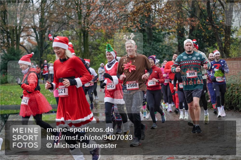 07.12.2025 - St. Pauli X-Mass-Run No. 15 Michael Burmester http://msf.ph/oto/9407033 07.12.2025 11:24:04 Laufen 1663, 2221, 1732, 2347, 2568, 3622, 995, 37, 999, 3625 meine-sportfotos.de