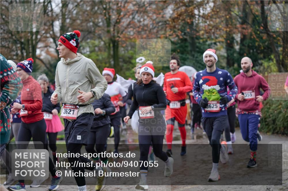 07.12.2025 - St. Pauli X-Mass-Run No. 15 Michael Burmester http://msf.ph/oto/9407055 07.12.2025 11:24:06 Laufen 3621, 4, 3625, 355 meine-sportfotos.de