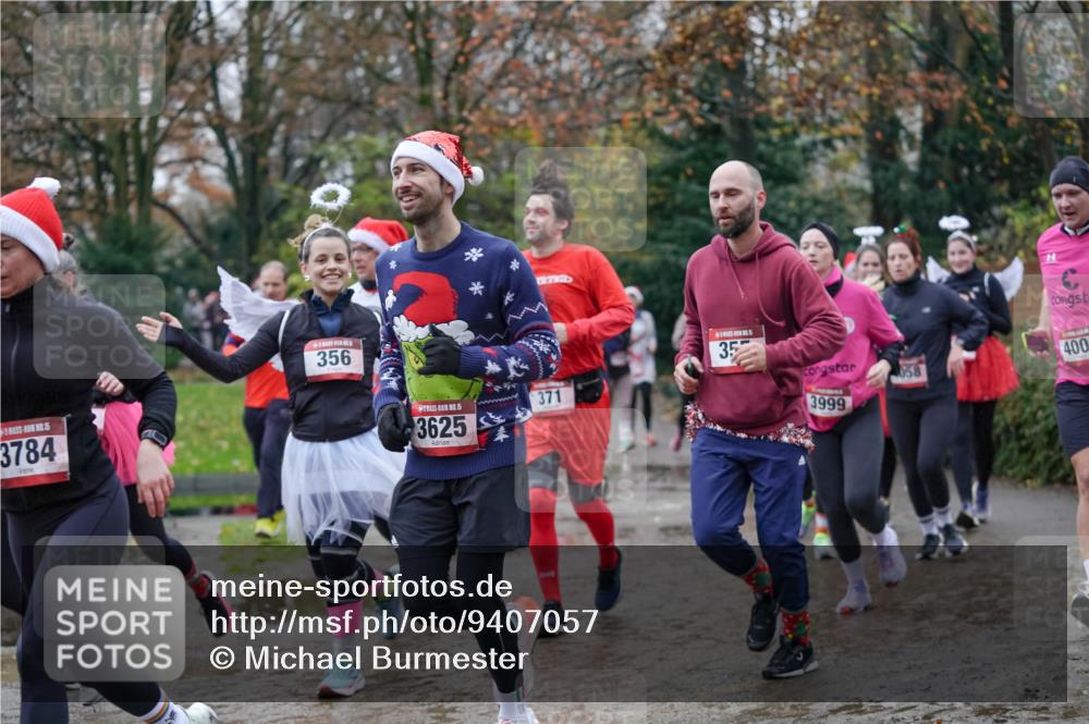 07.12.2025 - St. Pauli X-Mass-Run No. 15 Michael Burmester http://msf.ph/oto/9407057 07.12.2025 11:24:07 Laufen 3784, 356, 15, 3625, 371, 35, 3999, 400, 058 meine-sportfotos.de