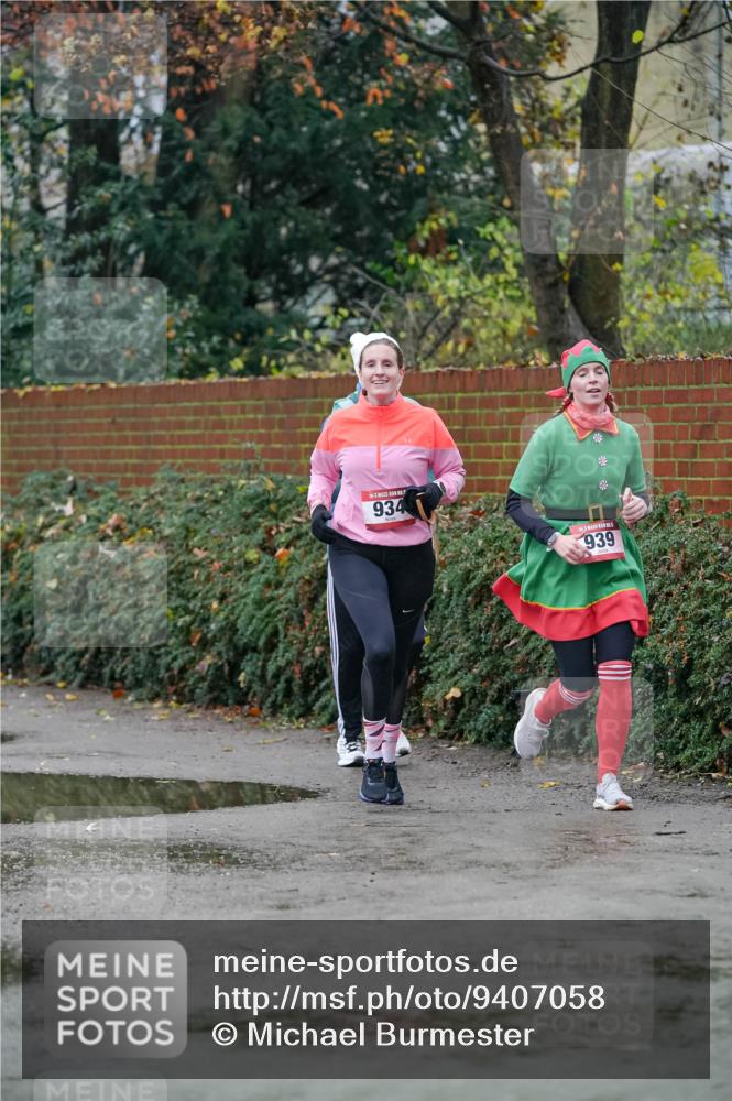 07.12.2025 - St. Pauli X-Mass-Run No. 15 Michael Burmester http://msf.ph/oto/9407058 07.12.2025 09:40:44 Laufen 934, 939 meine-sportfotos.de