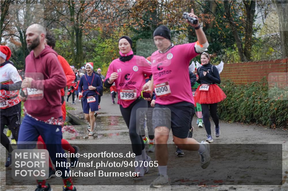 07.12.2025 - St. Pauli X-Mass-Run No. 15 Michael Burmester http://msf.ph/oto/9407065 07.12.2025 11:24:08 Laufen 32, 645, 3999, 4000, 64, 3664 meine-sportfotos.de