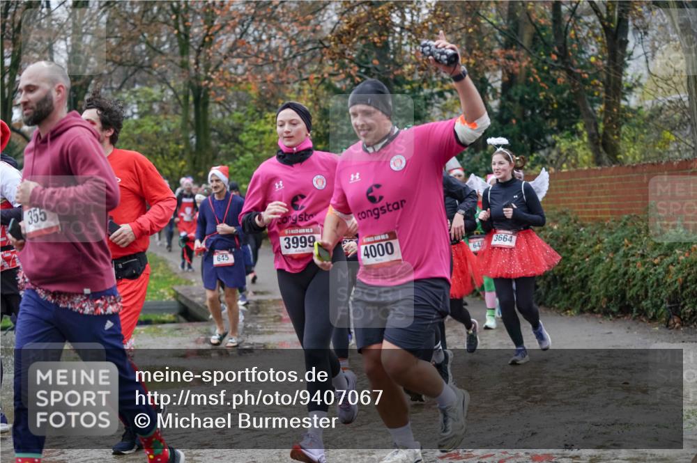 07.12.2025 - St. Pauli X-Mass-Run No. 15 Michael Burmester http://msf.ph/oto/9407067 07.12.2025 11:24:08 Laufen 355, 645, 3999, 4000, 640, 3664 meine-sportfotos.de