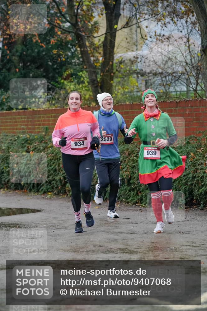 07.12.2025 - St. Pauli X-Mass-Run No. 15 Michael Burmester http://msf.ph/oto/9407068 07.12.2025 09:40:45 Laufen 5, 934, 2529, 15, 939 meine-sportfotos.de