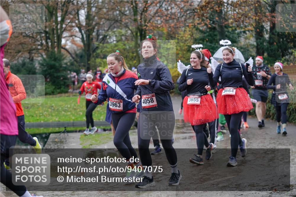 07.12.2025 - St. Pauli X-Mass-Run No. 15 Michael Burmester http://msf.ph/oto/9407075 07.12.2025 11:24:09 Laufen 15, 4058, 3655, 3963, 3664, 647 meine-sportfotos.de