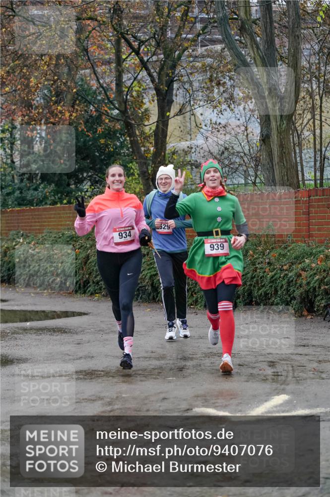 07.12.2025 - St. Pauli X-Mass-Run No. 15 Michael Burmester http://msf.ph/oto/9407076 07.12.2025 09:40:46 Laufen 529, 934, 939 meine-sportfotos.de