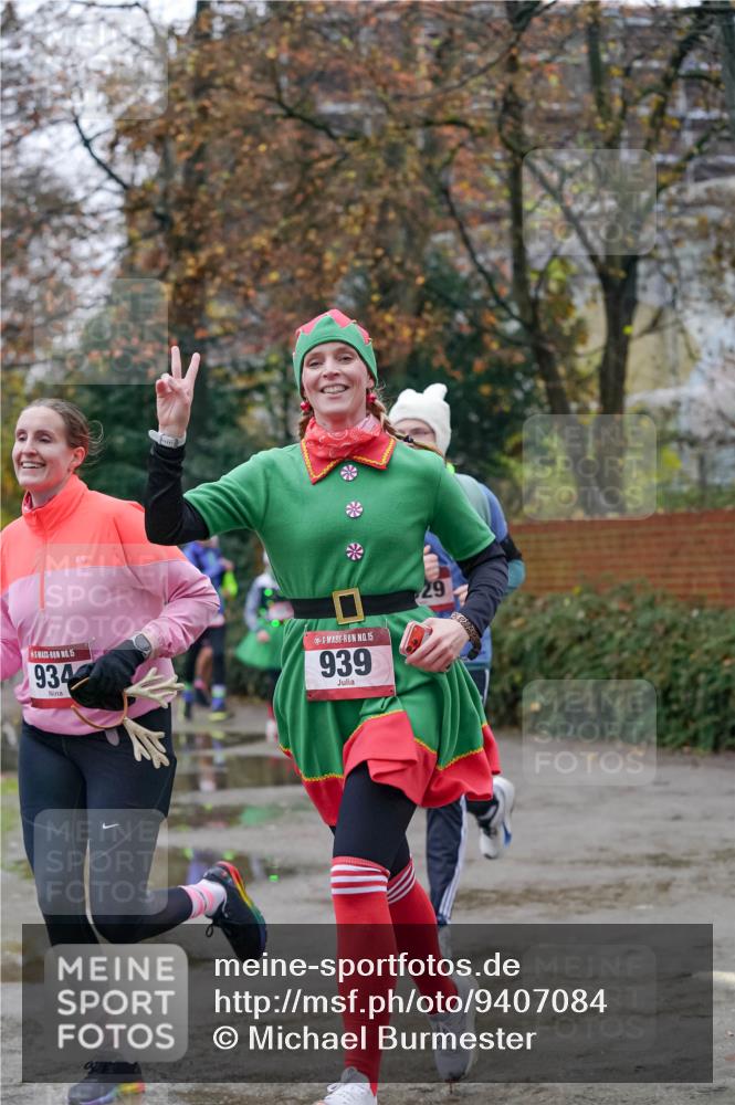07.12.2025 - St. Pauli X-Mass-Run No. 15 Michael Burmester http://msf.ph/oto/9407084 07.12.2025 09:40:47 Laufen 15, 934, 15, 939 meine-sportfotos.de
