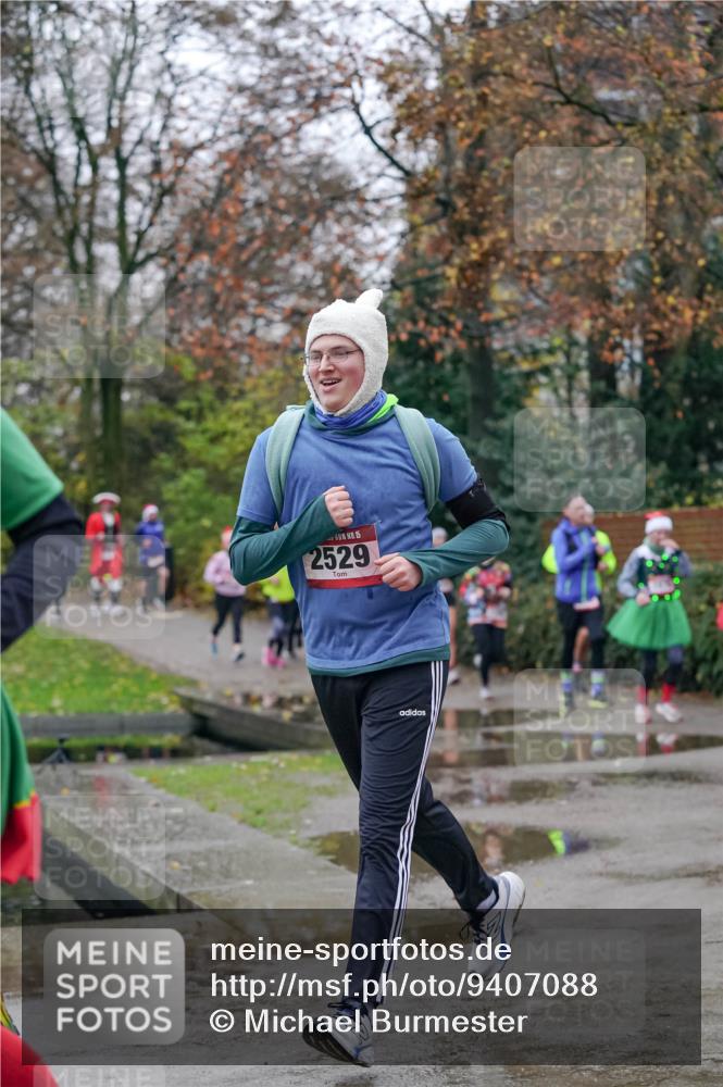 07.12.2025 - St. Pauli X-Mass-Run No. 15 Michael Burmester http://msf.ph/oto/9407088 07.12.2025 09:40:48 Laufen 15, 2529 meine-sportfotos.de