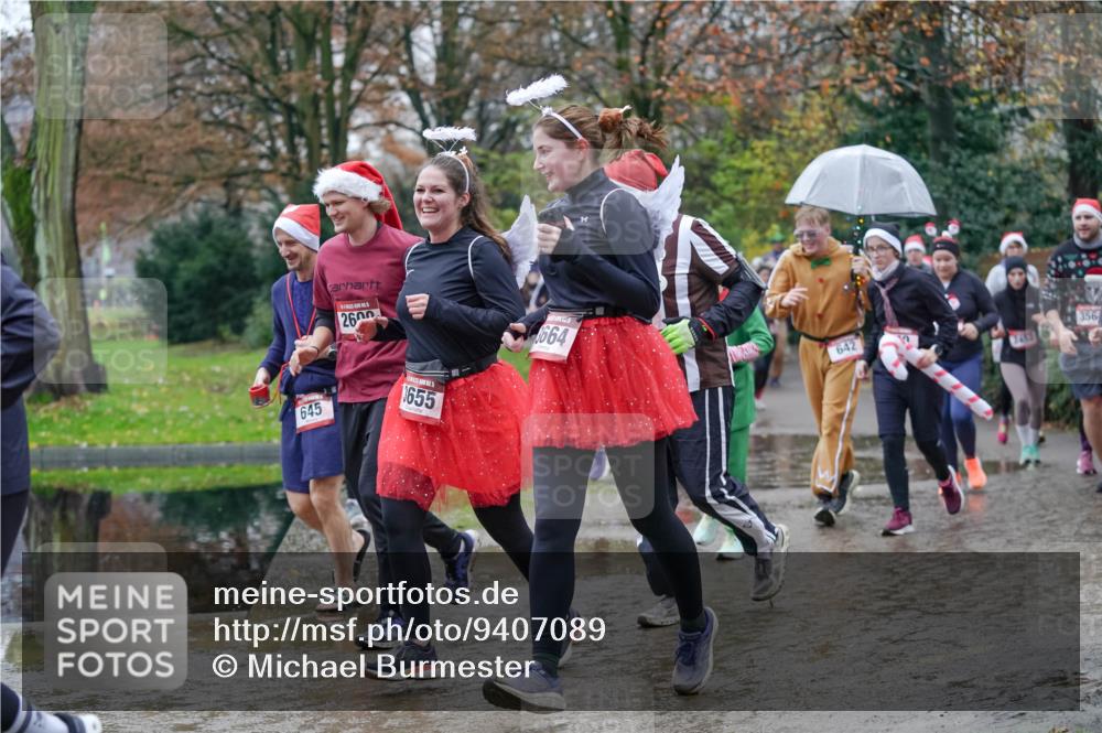 07.12.2025 - St. Pauli X-Mass-Run No. 15 Michael Burmester http://msf.ph/oto/9407089 07.12.2025 11:24:10 Laufen 2600, 645, 655, 664, 642, 2412, 356 meine-sportfotos.de
