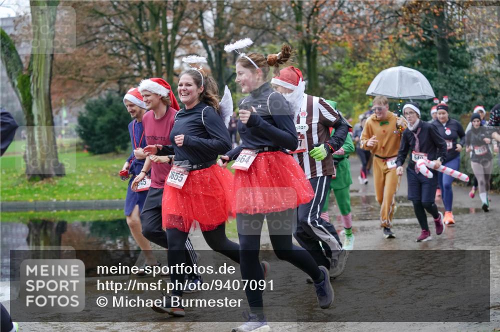 07.12.2025 - St. Pauli X-Mass-Run No. 15 Michael Burmester http://msf.ph/oto/9407091 07.12.2025 11:24:10 Laufen 3655, 664, 640 meine-sportfotos.de