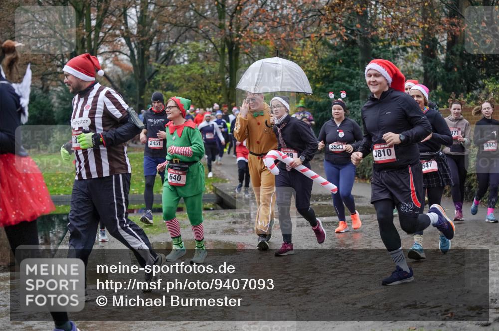 07.12.2025 - St. Pauli X-Mass-Run No. 15 Michael Burmester http://msf.ph/oto/9407093 07.12.2025 11:24:11 Laufen 2451, 640, 19, 3553, 3810, 647, 92, 971, 3447 meine-sportfotos.de