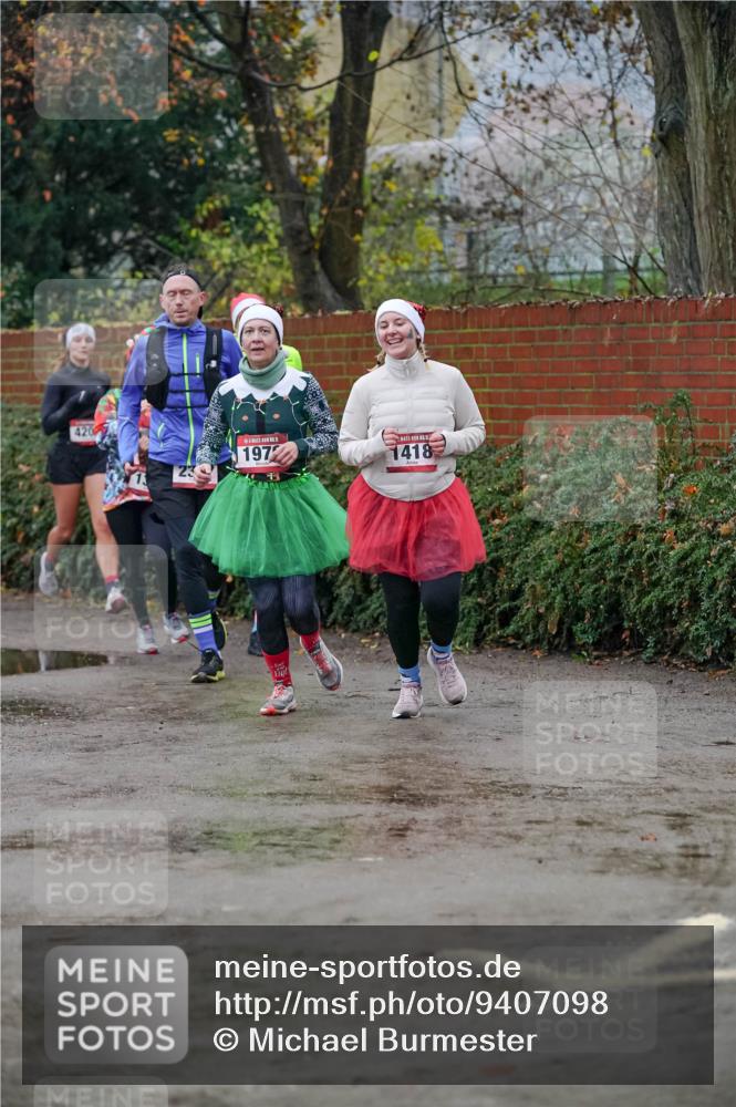 07.12.2025 - St. Pauli X-Mass-Run No. 15 Michael Burmester http://msf.ph/oto/9407098 07.12.2025 09:40:50 Laufen 420, 5, 1972, 1418 meine-sportfotos.de