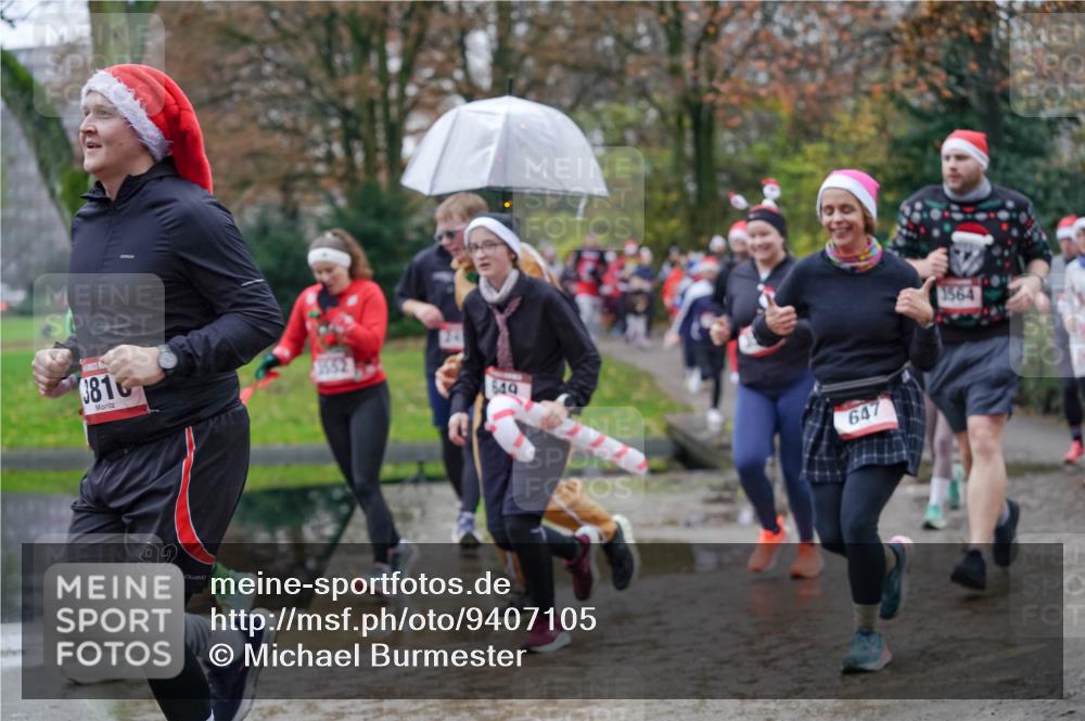 07.12.2025 - St. Pauli X-Mass-Run No. 15 Michael Burmester http://msf.ph/oto/9407105 07.12.2025 11:24:12 Laufen 81, 849, 647, 92, 1564 meine-sportfotos.de