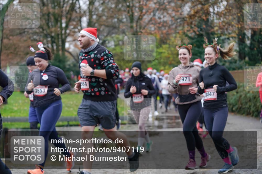 07.12.2025 - St. Pauli X-Mass-Run No. 15 Michael Burmester http://msf.ph/oto/9407119 07.12.2025 11:24:13 Laufen 664, 3553, 2152, 971, 3447 meine-sportfotos.de