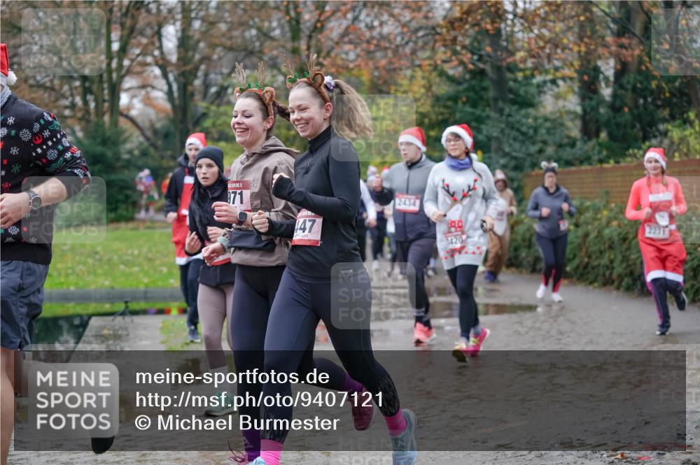 07.12.2025 - St. Pauli X-Mass-Run No. 15 Michael Burmester http://msf.ph/oto/9407121 07.12.2025 11:24:14 Laufen 15, 971, 47, 2434, 1420, 2231 meine-sportfotos.de