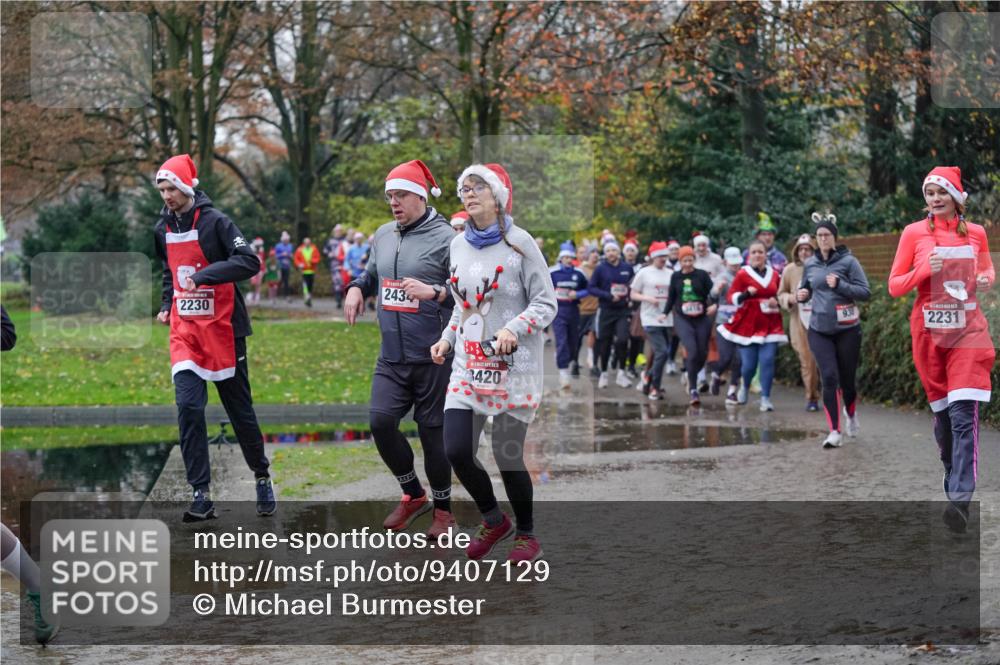07.12.2025 - St. Pauli X-Mass-Run No. 15 Michael Burmester http://msf.ph/oto/9407129 07.12.2025 11:24:15 Laufen 2434, 2230, 5, 420, 930, 2231 meine-sportfotos.de