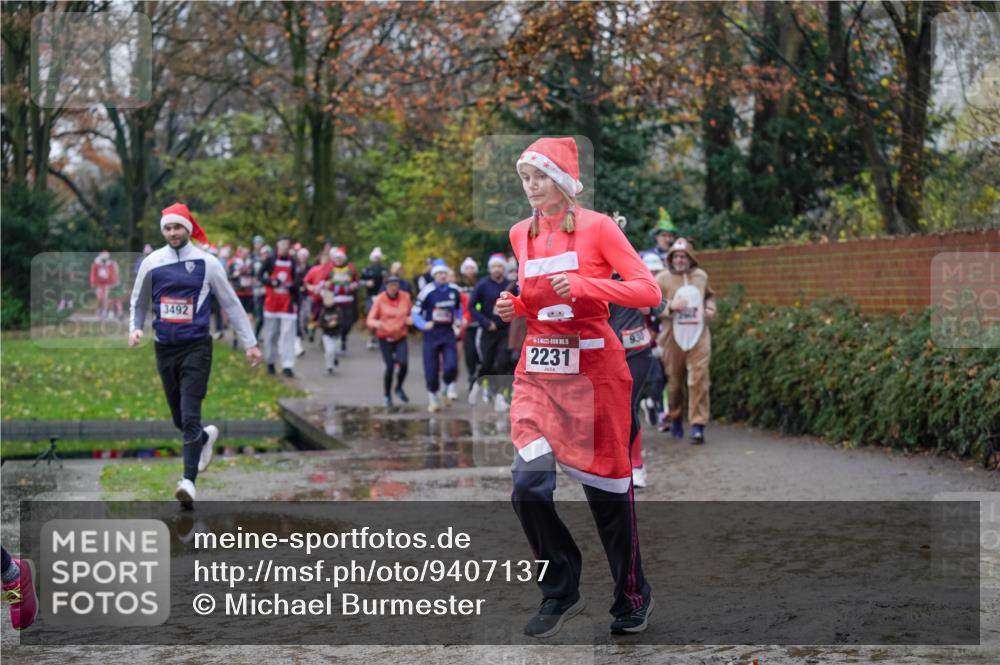 07.12.2025 - St. Pauli X-Mass-Run No. 15 Michael Burmester http://msf.ph/oto/9407137 07.12.2025 11:24:16 Laufen 3492, 5, 2231, 930 meine-sportfotos.de