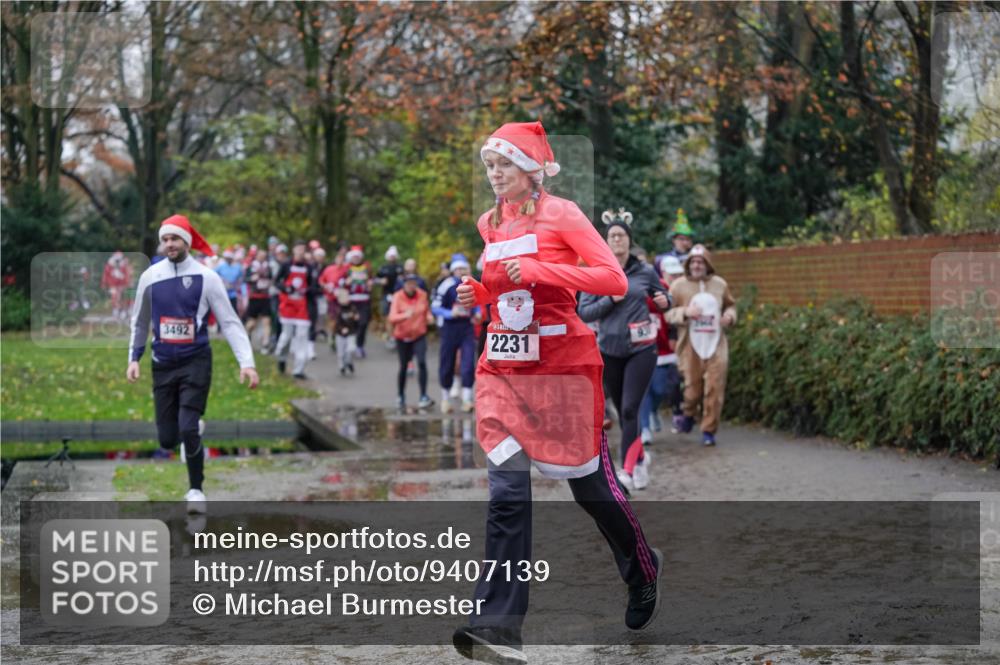 07.12.2025 - St. Pauli X-Mass-Run No. 15 Michael Burmester http://msf.ph/oto/9407139 07.12.2025 11:24:16 Laufen 3492, 2231 meine-sportfotos.de