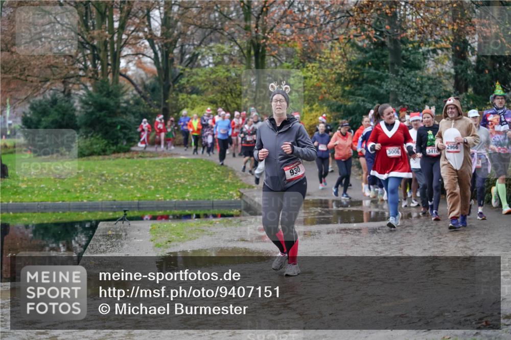 07.12.2025 - St. Pauli X-Mass-Run No. 15 Michael Burmester http://msf.ph/oto/9407151 07.12.2025 11:24:18 Laufen 930, 3006, 341, 2966 meine-sportfotos.de
