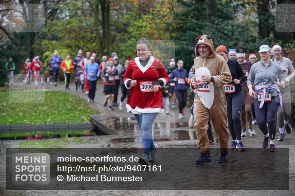 07.12.2025 - St. Pauli X-Mass-Run No. 15 Michael Burmester http://msf.ph/oto/9407161 07.12.2025 11:24:19 Laufen 3006, 2966, 3416, 330 meine-sportfotos.de