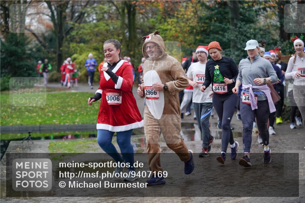 07.12.2025 - St. Pauli X-Mass-Run No. 15 Michael Burmester http://msf.ph/oto/9407169 07.12.2025 11:24:20 Laufen 15, 3006, 2966, 341, 3416, 34, 18 meine-sportfotos.de